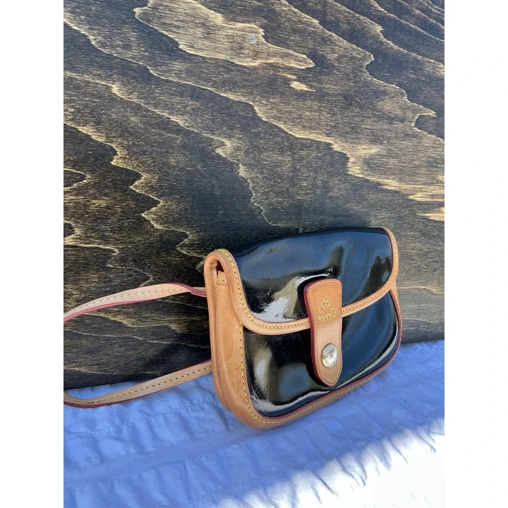 Dooney & Bourke Black Patent Leather Small Wristlet‎ Wallet Card Holder